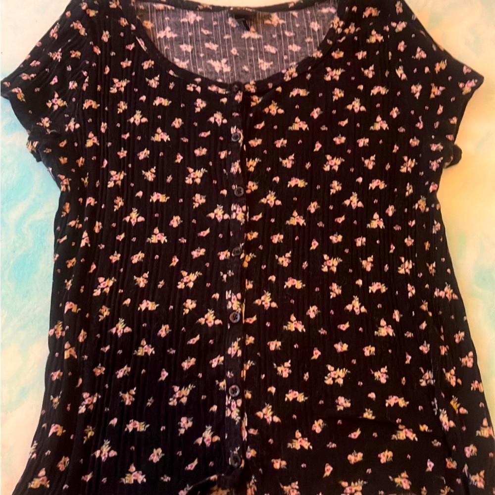 Art Class (target) cute floral shirt - size XL (14/16) (fits like a L 10/12)